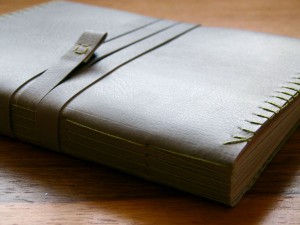 12x17cm | 96p | Bookbinding leather + Arjowiggins Keykolor recycled paper | Longstitch binding